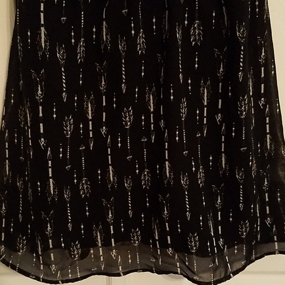 H&M Arrow Print Peekaboo Back Dress - Picture 3 of 4
